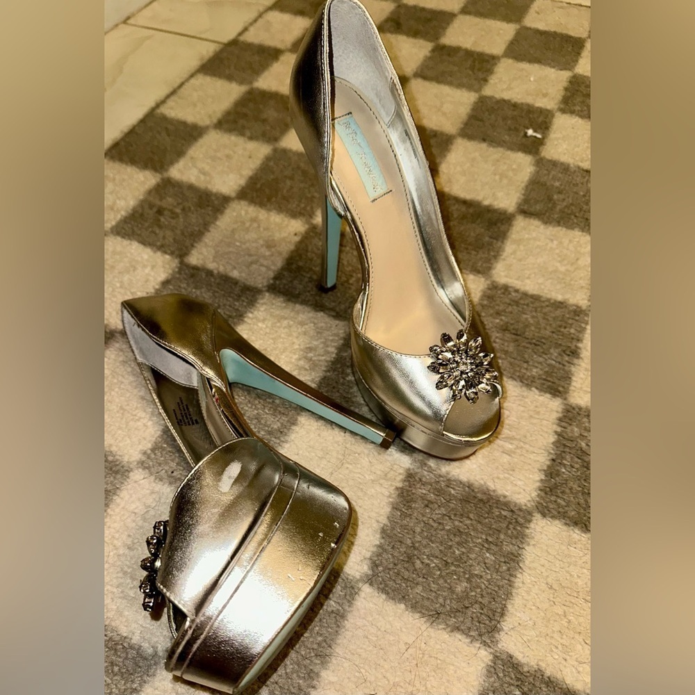 Betsey Johnson Sz 9.5 HONOR platform silver open toe heels - Picture 3 of 6
